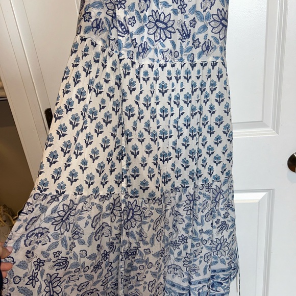 Blue & white patterned maxi dress - Picture 4 of 8